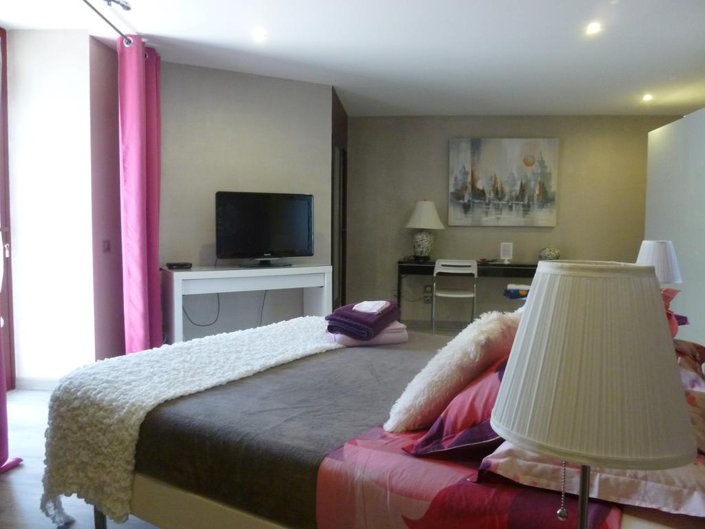 Au Mas De Gamet Bed & Breakfast Théminettes Екстериор снимка